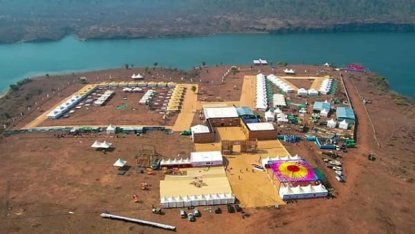 आलीशान टेंट्स की व्यवस्था