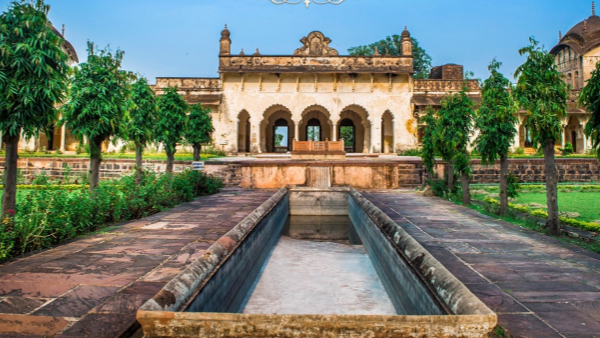 308 साल पुराना इतिहास