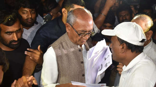 दिग्विजय सिंह को मानहानि मामले में भोपाल कोर्ट से मिली जमानत दिग्विजय सिंह को मानहानि मामले में भोपाल कोर्ट से मिली जमानत