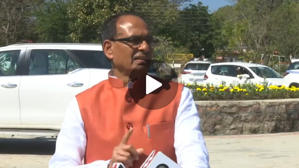 CM शिवराज ने फिर वचन पत्र पर कमलनाथ से किया सवाल CM शिवराज ने फिर वचन पत्र पर कमलनाथ से किया सवाल