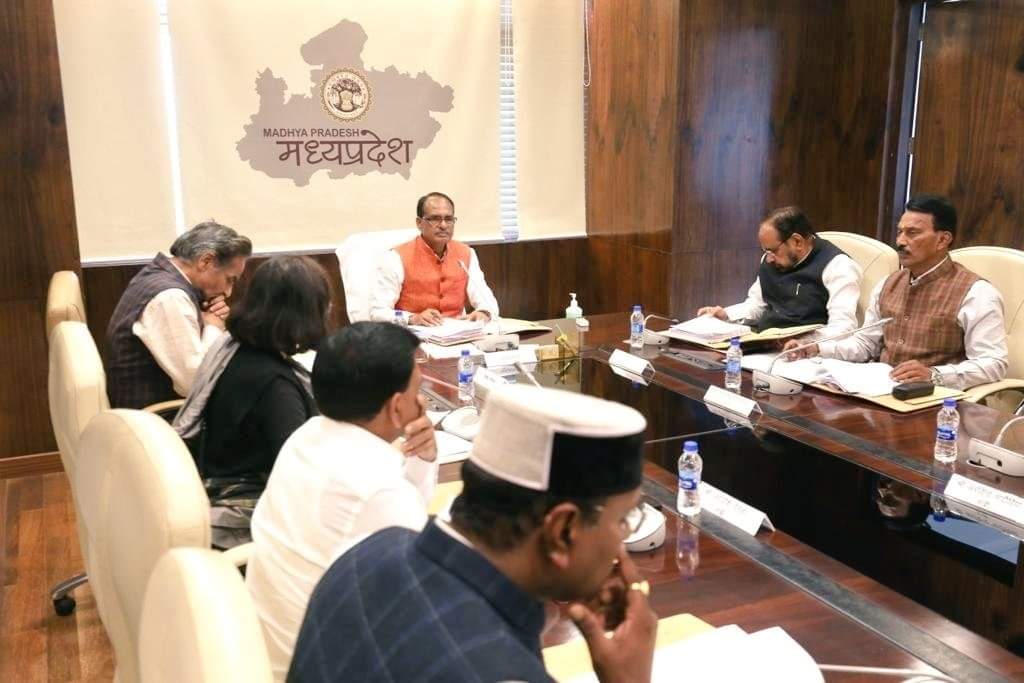 अति पिछड़ी आदिवासी जातियों को सरकार देगी दुधारू पशु