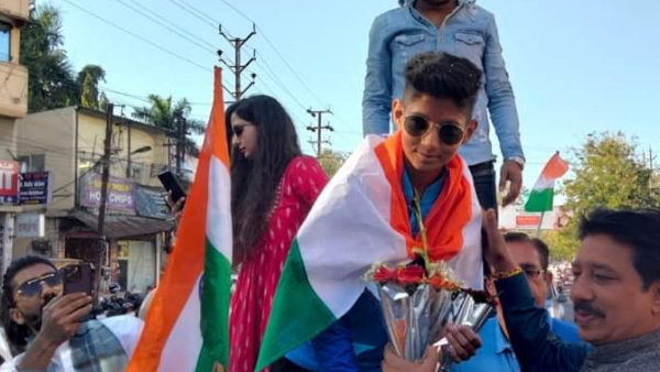 क्रिकेट और पढ़ाई को साथ-साथ किया मैनेज क्रिकेट और पढ़ाई को साथ-साथ किया मैनेज