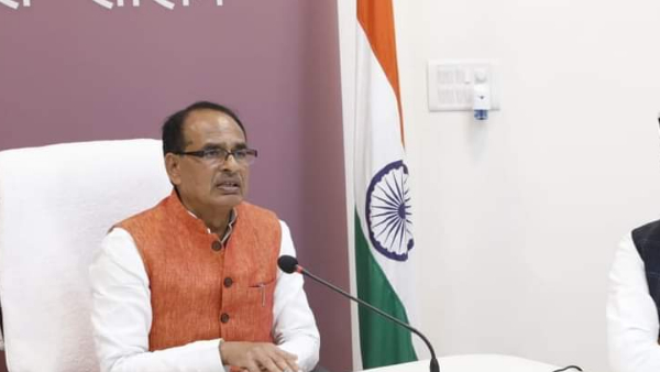 वनों की रक्षा हेतु कुल्हाड़ी टांगो अभियान