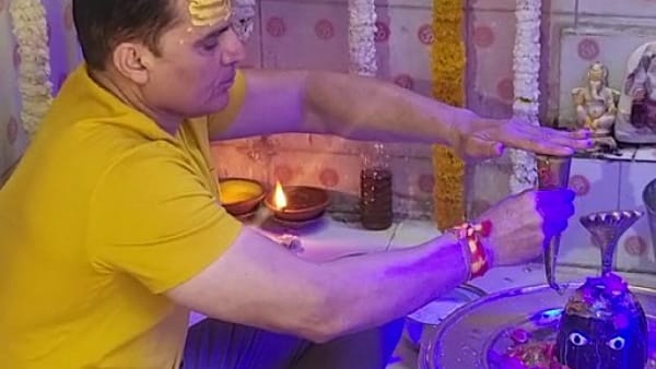 टीआई तहजीब काजी ने किया अभिषेक