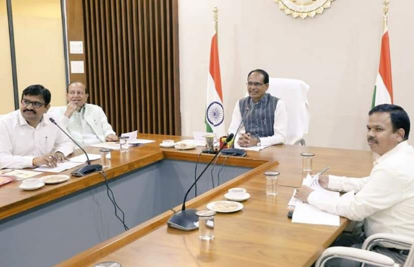 सीएम बोले- महिलाओं के प्रतिमाह ₹1000 डाले जाएंगे सीएम बोले- महिलाओं के प्रतिमाह ₹1000 डाले जाएंगे