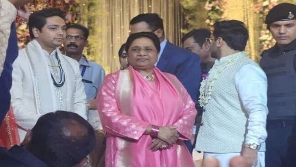  प्रज्ञा पेशे से डॉक्टर हैं... 