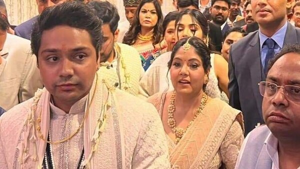 सोशल मीडिया पर वायरल हुई तस्वीरें