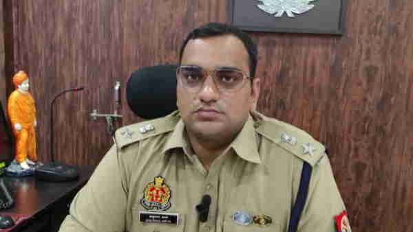 Azamgarh man was in jail for 13 months on charges of murder of her wife recovered alive from Etawah 