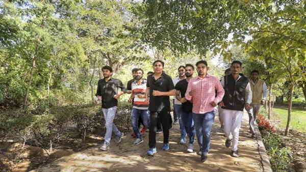 सियासी जमीन बचाने का राजनीतिक स्टंट