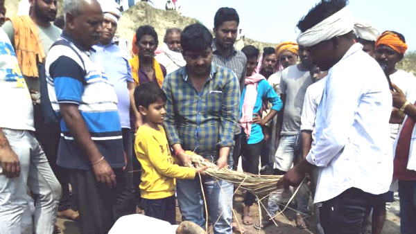 CRPF jawan of ballia death due to trampling by elephants during parade in forest of Gwalior CRPF jawan of ballia death due to trampling by elephants during parade in forest of Gwalior