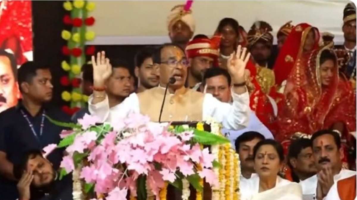 सीएम शिवराज ने 4200 दूल्हा-दुल्हनों को एक साथ दिया आर्शीवाद