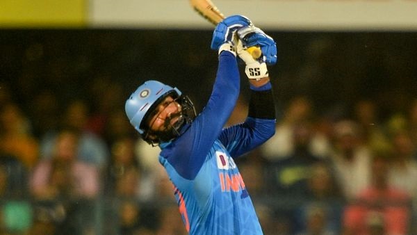 दिनेश कार्तिक