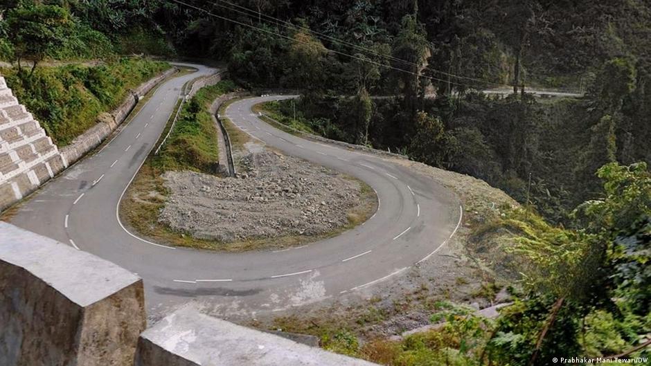 सड़क बन जाने के बाद गांवों की ओर वापस लौटने लगे हैं लोग