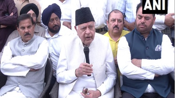 राज्य का दर्जा बहाल हो और जल्द चुनाव हों: फारूक अब्दुल्ला राज्य का दर्जा बहाल हो और जल्द चुनाव हों: फारूक अब्दुल्ला