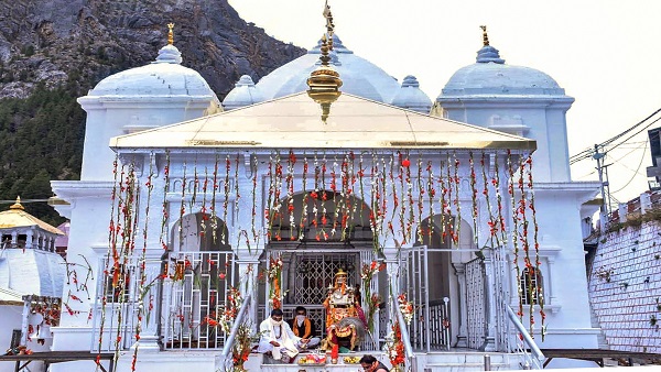 खुद को और अपने वाहनों को पंजीकृत करना आवश्यक