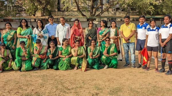 Gwalior Gol In Saree