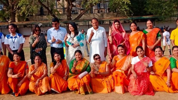 Gwalior Gol In Saree