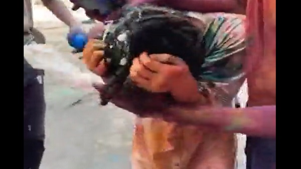 महिला आयोग ने लिया एक्शन 