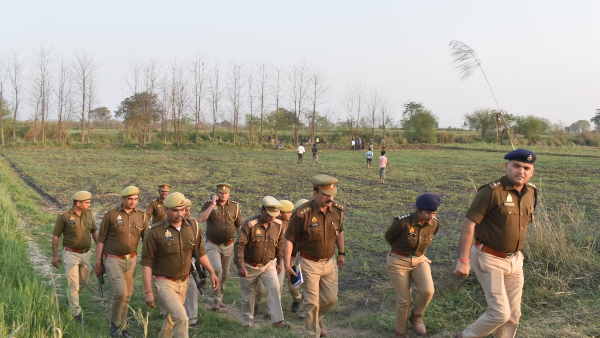 घरवालों को रिश्तेदारी में भेज खुद करता रहा ड्यूटी