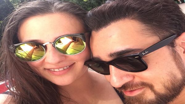 पत्नी ने शेयर किया क्रिप्टिक पोस्ट