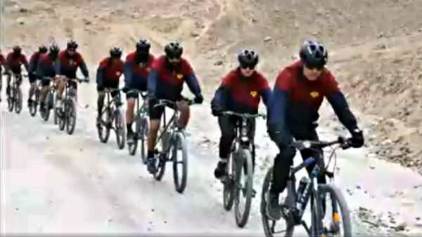 11 साल की आयु में पिता का निधन