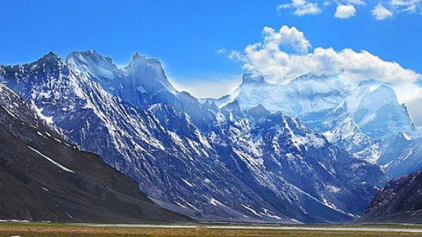 दो भारतीय स्थान भी शामिल है। दो भारतीय स्थान भी शामिल है।