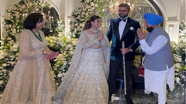 दिग्विजय चौटाला ने दिल्ली में लगन रंधावा से की सगाई दिग्विजय चौटाला ने दिल्ली में लगन रंधावा से की सगाई