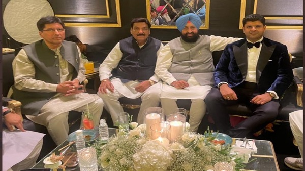 दिग्विजय चौटाला की सगाई में पहुंचे मेहमान दिग्विजय चौटाला की सगाई में पहुंचे मेहमान