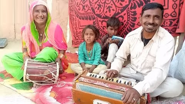  कंठी पर मोर बोले पर आ बनड़ी ना बोले...