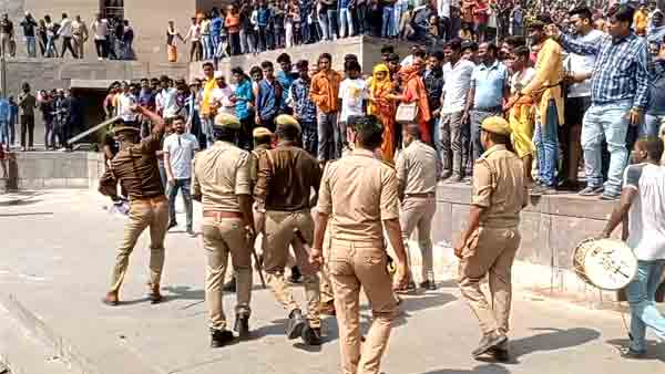 सपा ने इस घटना को बताया निंदनीय