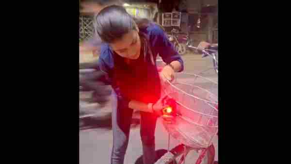 कुछ ऐसे इंताम करती है पैसों का