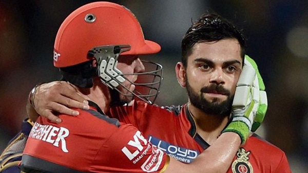इस बार RCB की टीम में इन खिलाड़ियों को मिली है जगह इस बार RCB की टीम में इन खिलाड़ियों को मिली है जगह