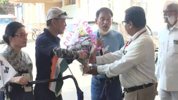11000 kilometer walk dr Song Inyep reached Agra world peace Travel from Korea to Rome
