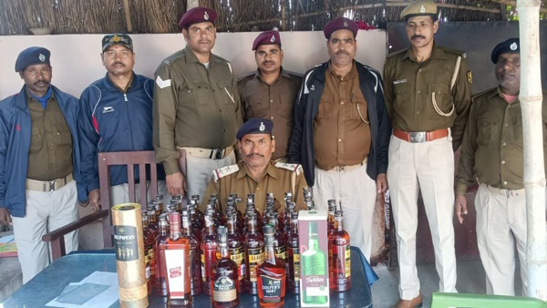 Liqour Ban In Bihar, illegal liquor supply in bihar, police seized liqour from mortury van 