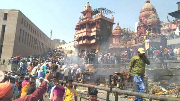 ऐसे होती है 'महाश्मशान की होली' की शुरुआत