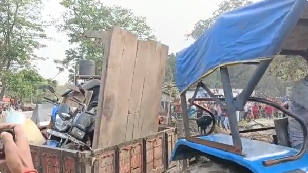 मनीष कश्यप के घर से खिड़की-दरवाजे भी उठा ले गई पुलिस 