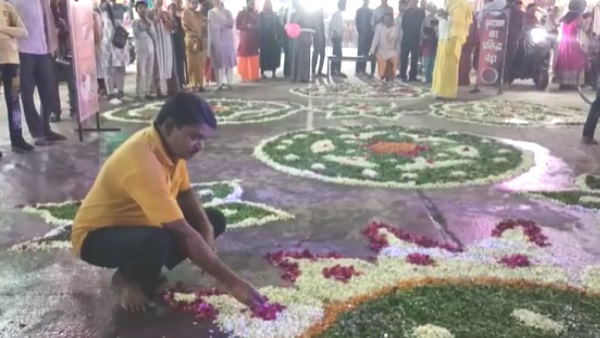 Mathura Thakur ji Sitting on the golden Hanuman ji see the attractive pictures of Rath ke Mela