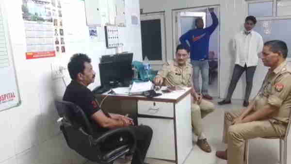 Despite the prompt action of the Yogi government CA student was shot in Meerut Moradabad 