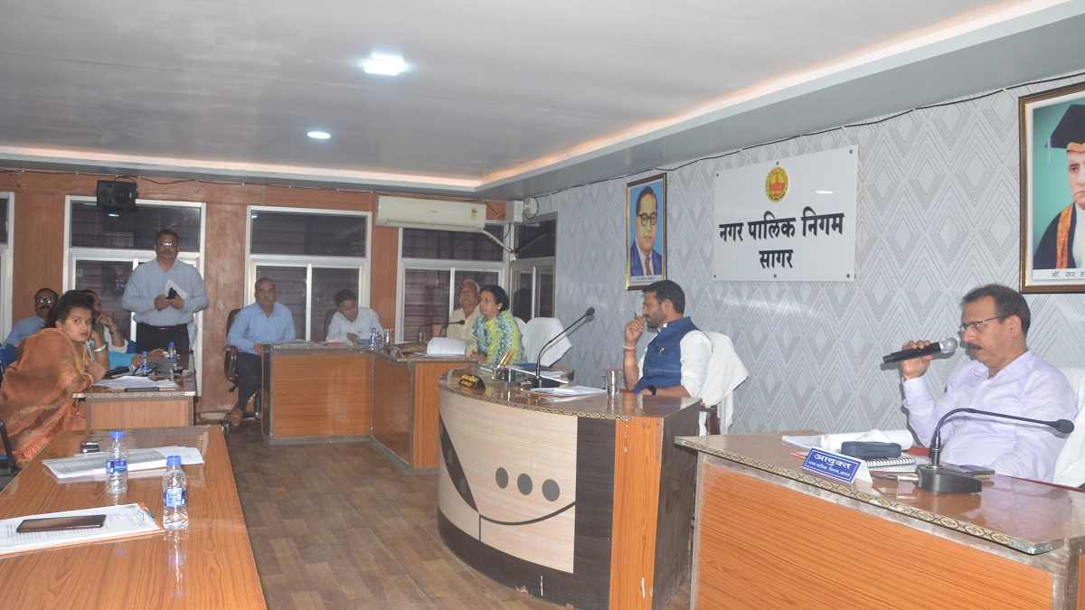 साधारण सभा की बैठक में टाटा कंपनी के खिलाफ पक्ष-विपक्ष एकजुट साधारण सभा की बैठक में टाटा कंपनी के खिलाफ पक्ष-विपक्ष एकजुट
