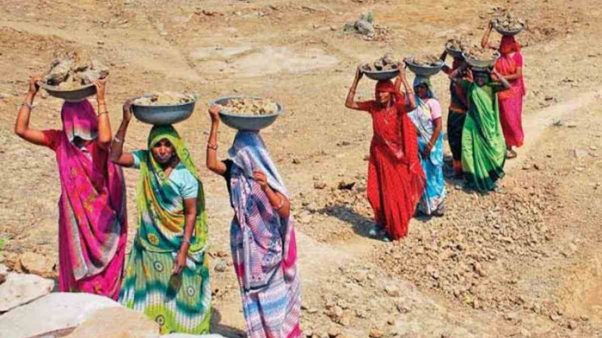 Rural Unemployment: MNREGA fund cut in budget which is considered of inclusive development Rural Unemployment: MNREGA fund cut in budget which is considered of inclusive development