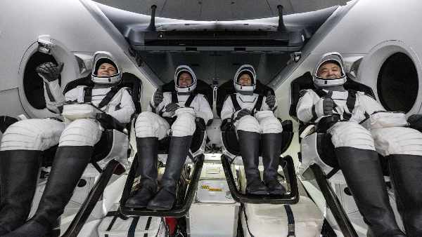 crew5-astronauts-parachute-into-the-gulf-of-mexico-after-spending-157-days-in-space-watch-video
