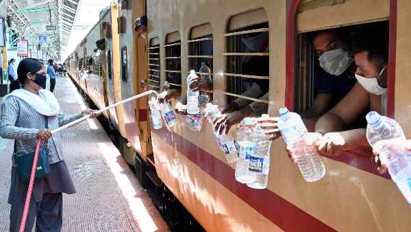 reusable-water-bottles-can-carry-40-000-times-more-bacteria-than-toilet-seats-study reusable-water-bottles-can-carry-40-000-times-more-bacteria-than-toilet-seats-study