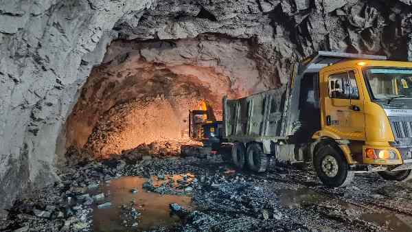 arunachal-pradesh-emphasis-on-increasing-infrastructure-along-the-india-china-border