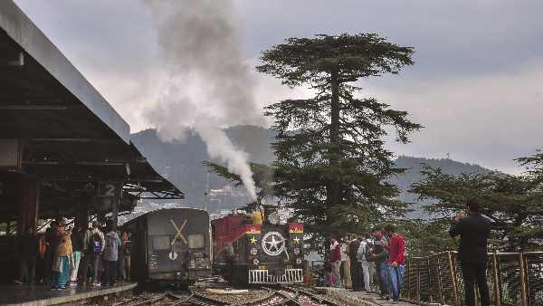 hydrogen-for-heritage-train-parliamentary-panel-happy-with-initiative-appreciates-railways