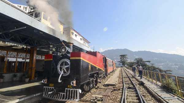 hydrogen-for-heritage-train-parliamentary-panel-happy-with-initiative-appreciates-railways