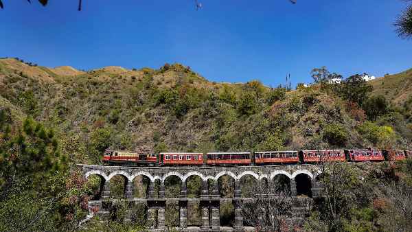 hydrogen-for-heritage-train-parliamentary-panel-happy-with-initiative-appreciates-railways