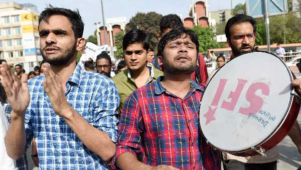 how-kanhaiya-kumar-has-become-a-challenge-for-congress-it-has-become-difficult-to-adjust