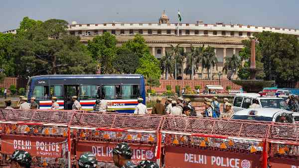 what-is-the-guillotine-why-is-it-used-in-parliament-know-everything what-is-the-guillotine-why-is-it-used-in-parliament-know-everything