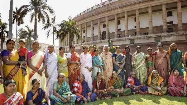 what-is-the-guillotine-why-is-it-used-in-parliament-know-everything what-is-the-guillotine-why-is-it-used-in-parliament-know-everything