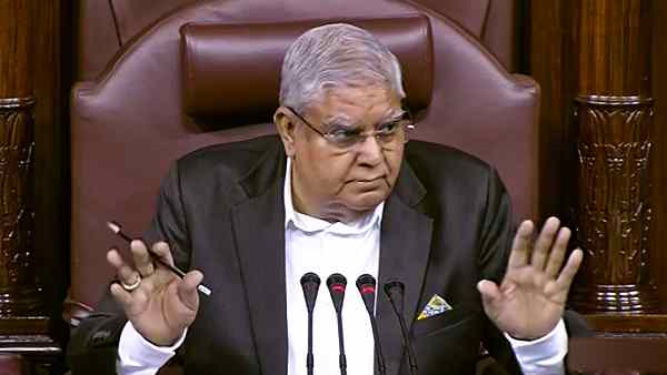 after-rahul-gandhi-sanjay-raut-may-also-be-disqualified-can-be-out-from-rajya-sabha